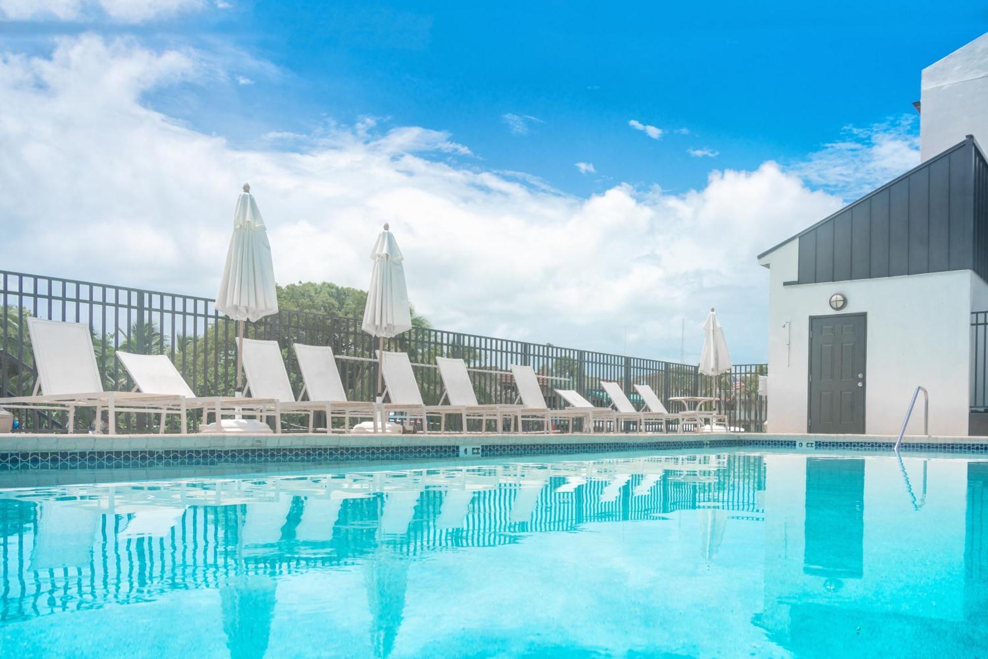 Waterside Suites And Marina Кий Ларго Екстериор снимка