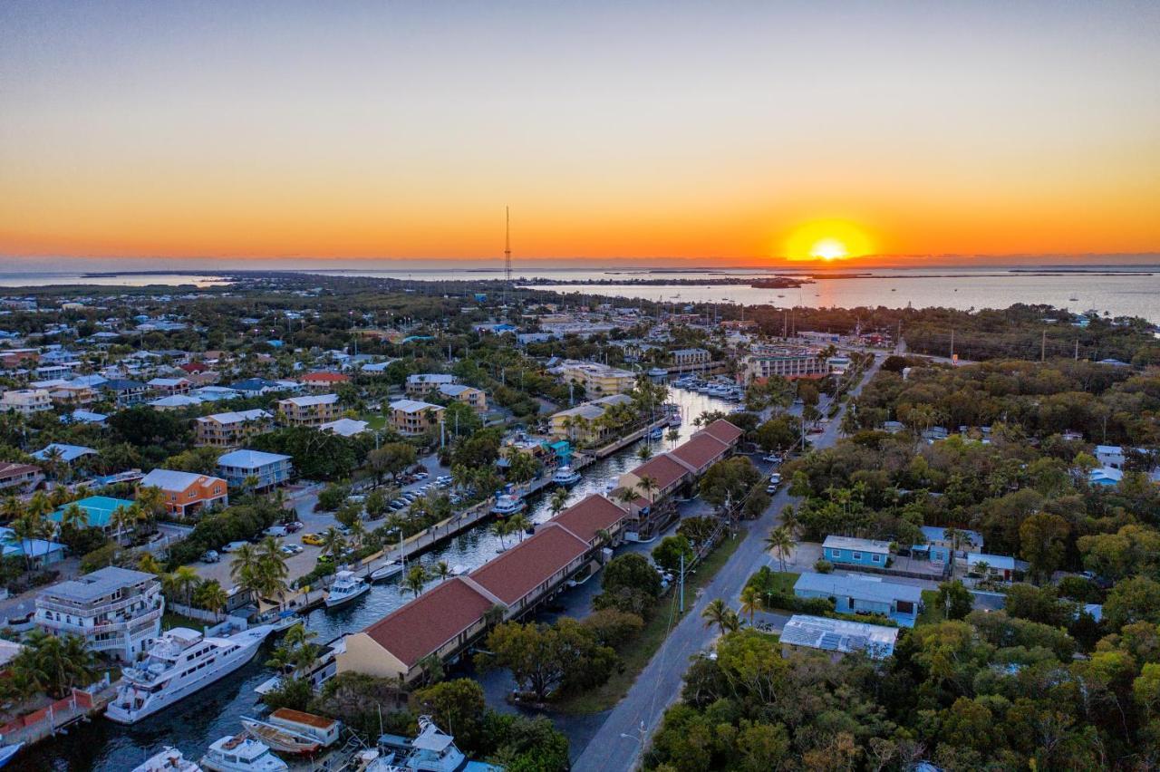 Waterside Suites And Marina Кий Ларго Екстериор снимка