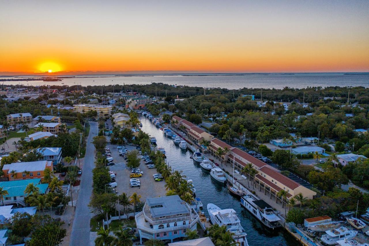 Waterside Suites And Marina Кий Ларго Екстериор снимка